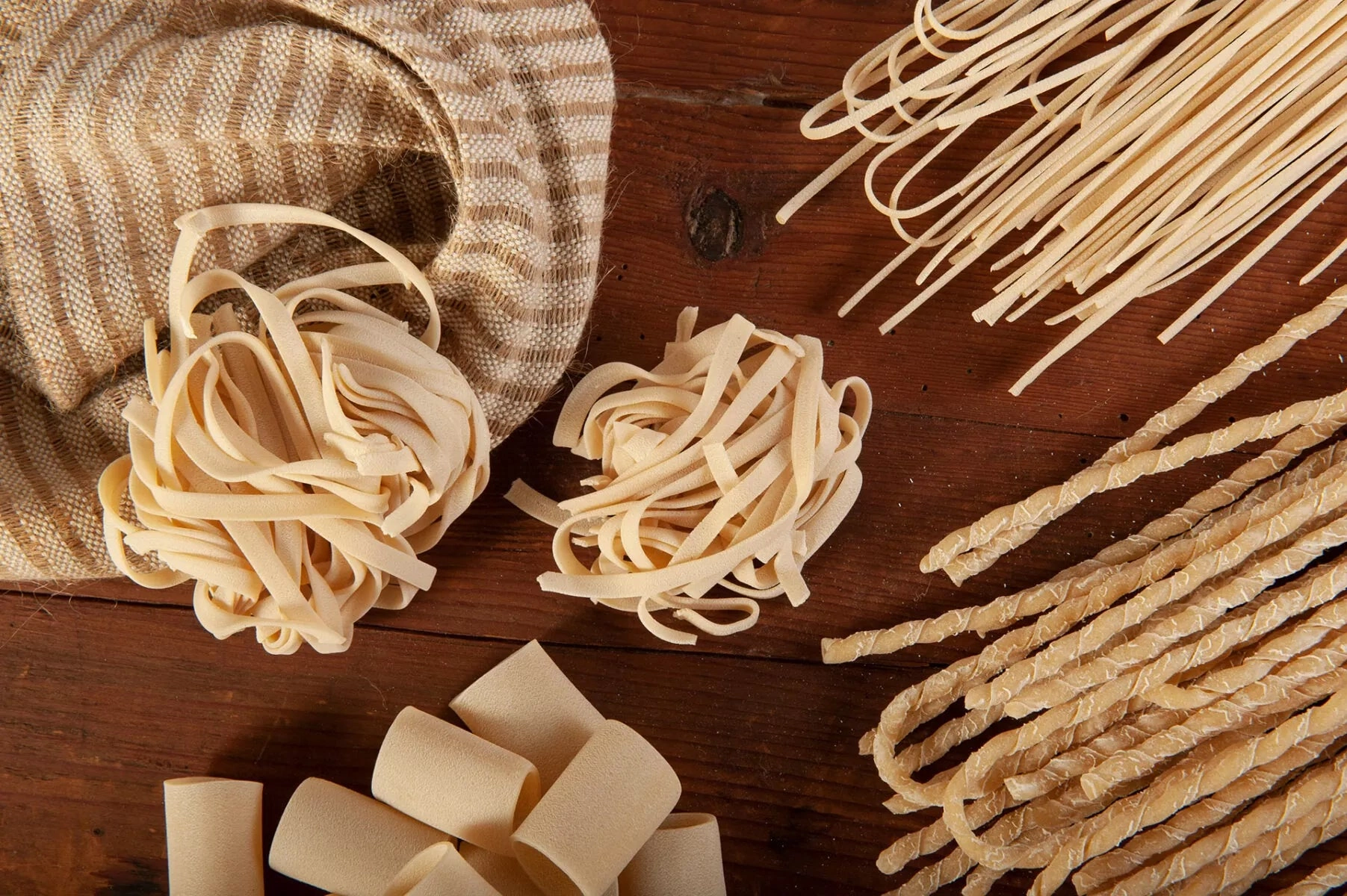 Pasta Busiata Lunga di Semola di Grano Duro - Pastificio Minardo 500 g 1 Pasta Busiata Lunga di Semola di Grano Duro - Pastificio Minardo 500 g 1