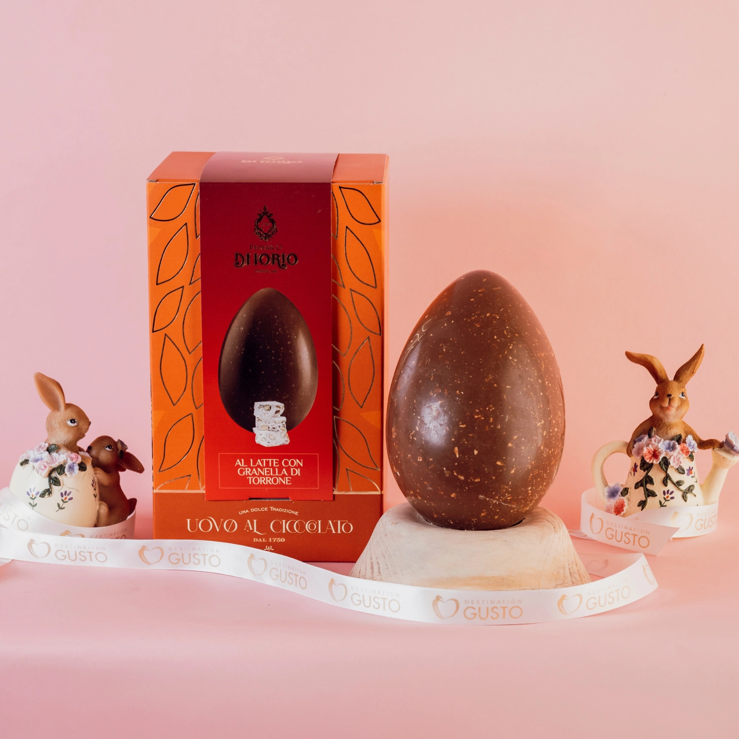 Uovo di Cioccolato al Latte con Granella di Torrone - Di Iorio 400 g 1 Uovo di Cioccolato al Latte con Granella di Torrone - Di Iorio 400 g 1